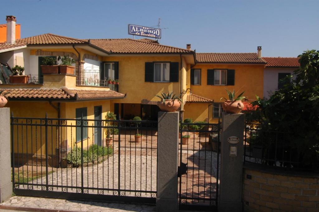 Albergo Da Benedetta Vetralla Exteriér fotografie