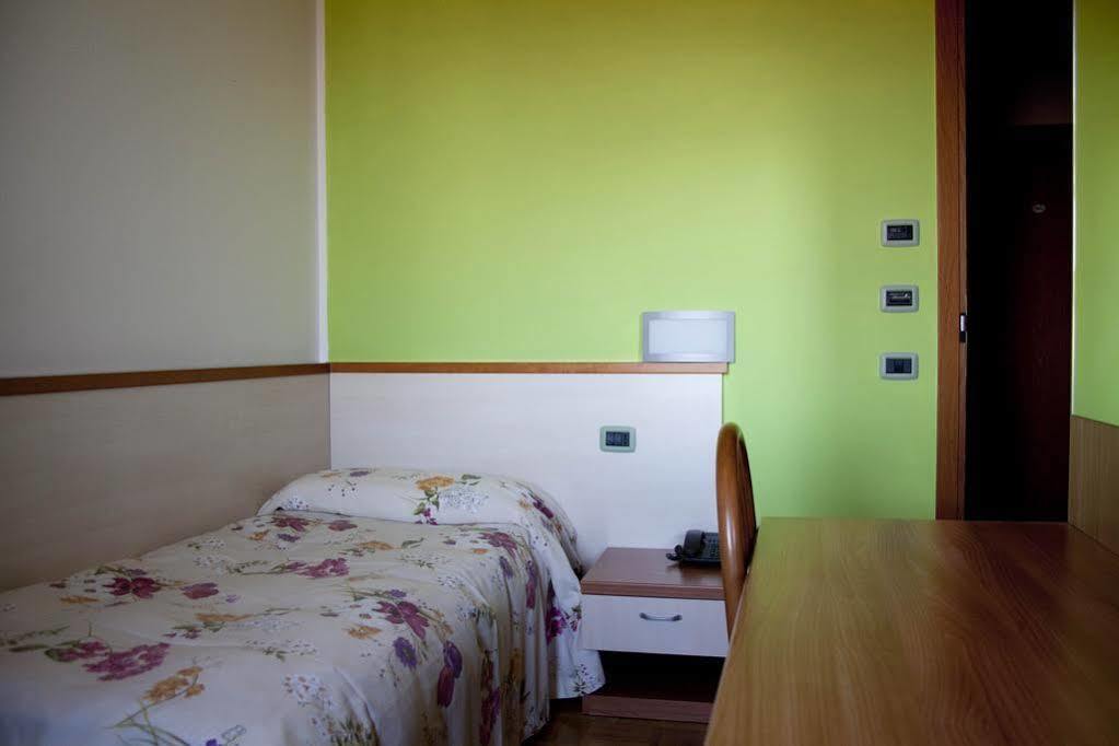 Albergo Da Benedetta Vetralla Exteriér fotografie